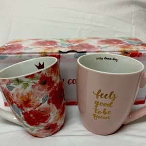 Set of BRAND NEW large size queen coffee mugs. Microwave and dishwasher safe.